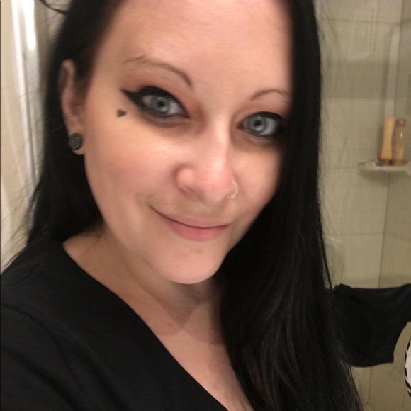 Meet your Posher, Shawna - Picture 1 of 1